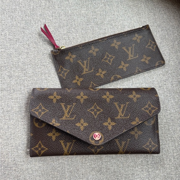 Louis Vuitton Wallet - Picture 4 of 5